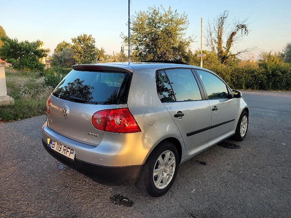 Volkswagen Golf 5 1.6 benzina