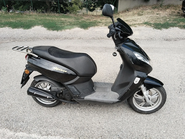 Moped Scuter Benzina Peugeot Kisbee