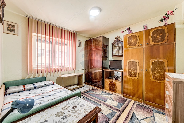 Apartament cu 2 camere în zona 300 Micalaca, etajul 2 — fotografia 3