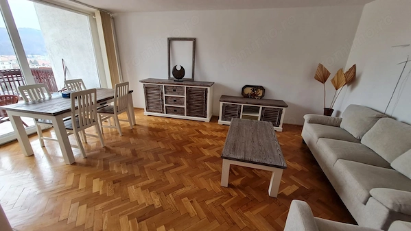 Apartament 3 camere zona Universitatea Transilvania — fotografia 1