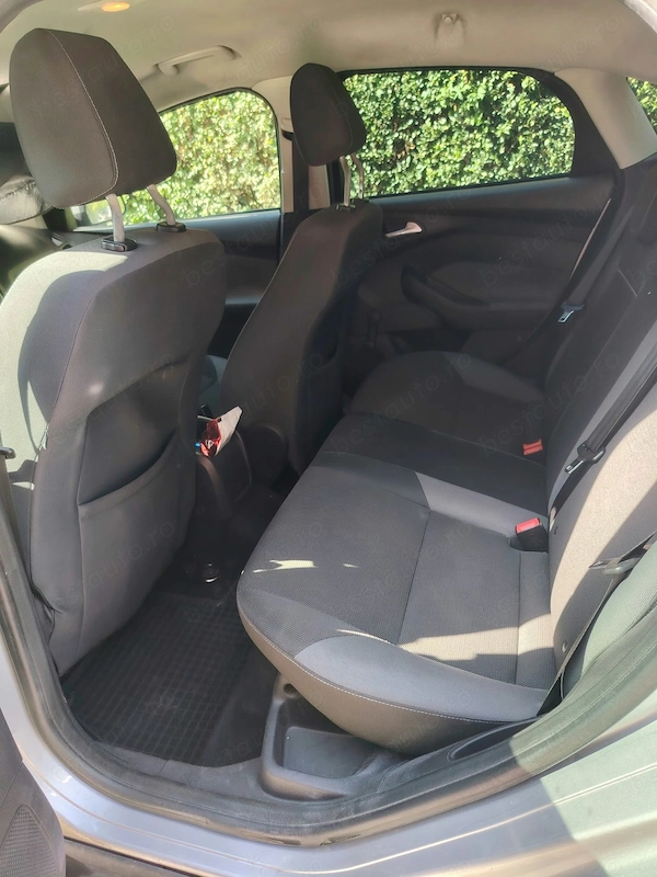 FORD Focus 2011 — imagine 5