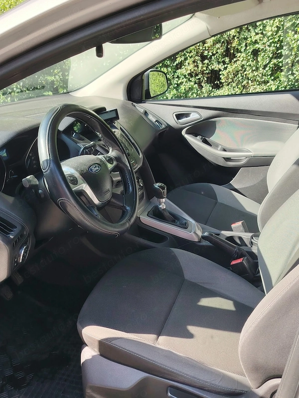 FORD Focus 2011 — imagine 4