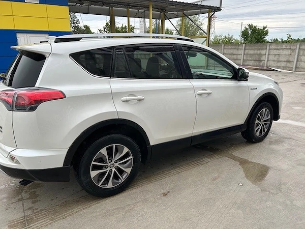 TOYOTA RAV4 2017 — imagine 3