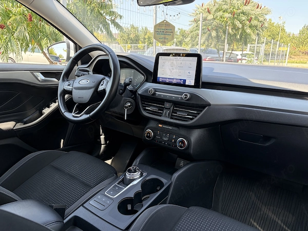 FORD Focus 2022 — imagine 10