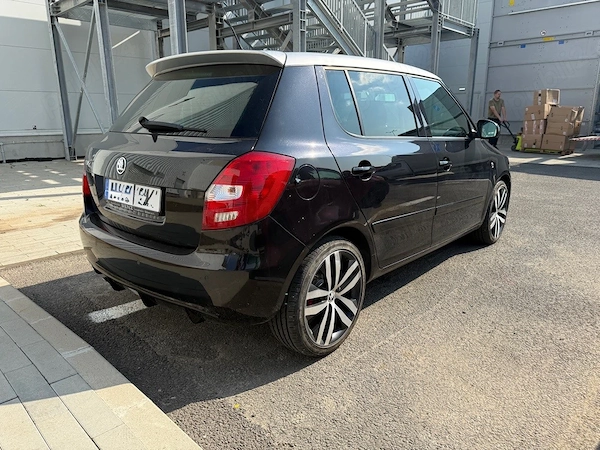 SKODA Fabia 2011 — imagine 2