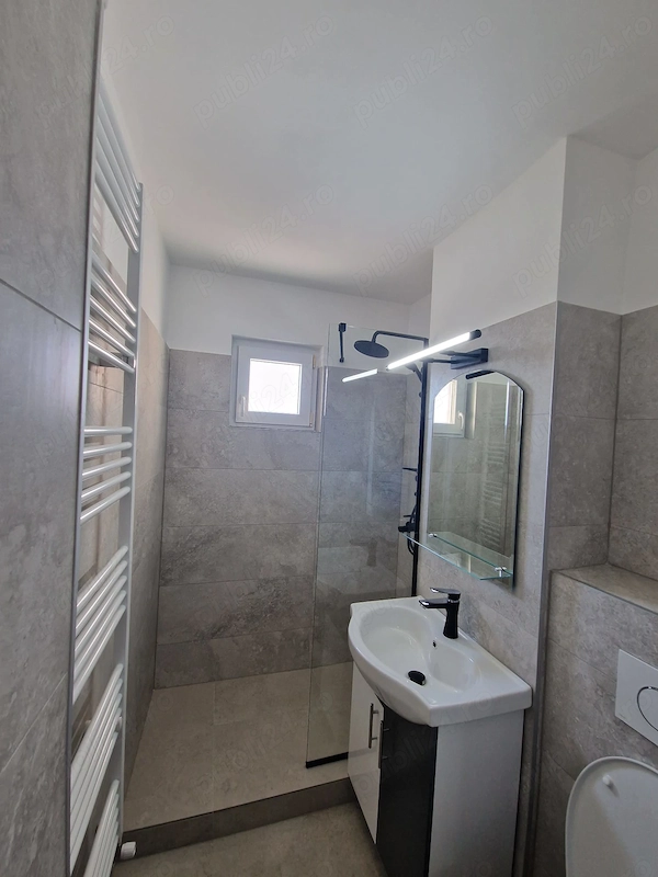 Persoana fizica inchiriez pe termen lung(minim 1 an) apartament decomandat cu 3 camere(3 10 cu lift) — fotografia 1