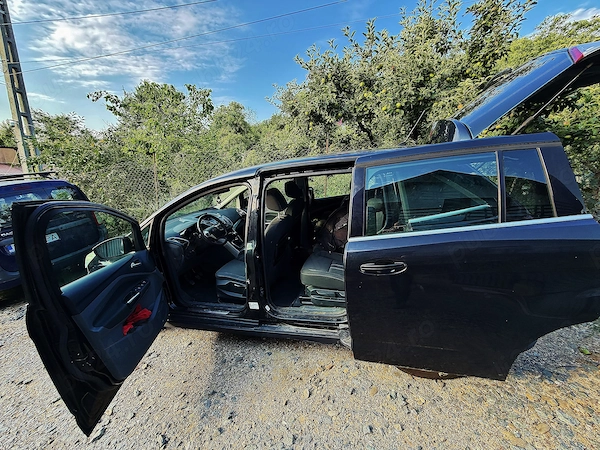 FORD Grand C-MAX 2011 — imagine 9