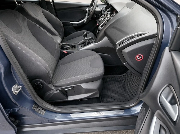FORD Focus 2012 — imagine 6
