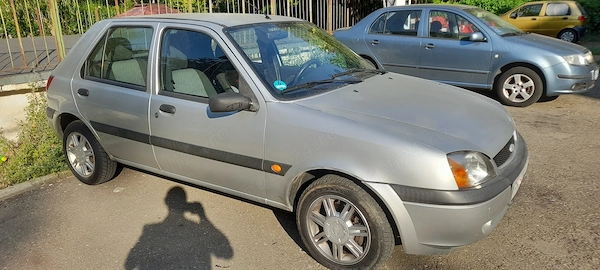 FORD Fiesta 2000 — imagine 2