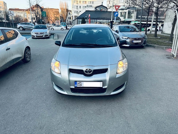 TOYOTA Auris