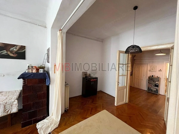 Apartament spațios1 cameră, 71 mp, în clădire istorică, pe malul Begai — fotografia 3