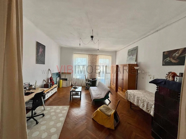 Apartament spațios1 cameră, 71 mp, în clădire istorică, pe malul Begai — fotografia 1