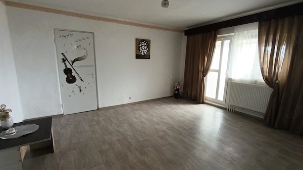 Apartament vânzare Râmnicu Sărat Toamnei - Piața Centrală — fotografia 2