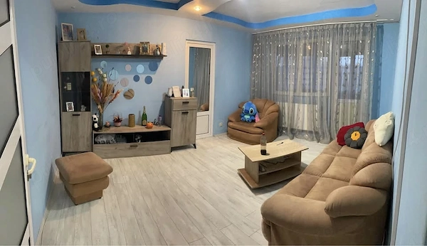 Vând apartament 3 camere zona 9 mai olari — fotografia 1