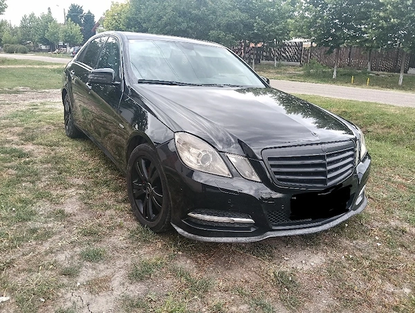 MERCEDES-BENZ E-Class