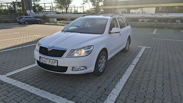 SKODA Octavia 2012 — imagine 2