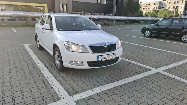 SKODA Octavia 2012 — imagine 3