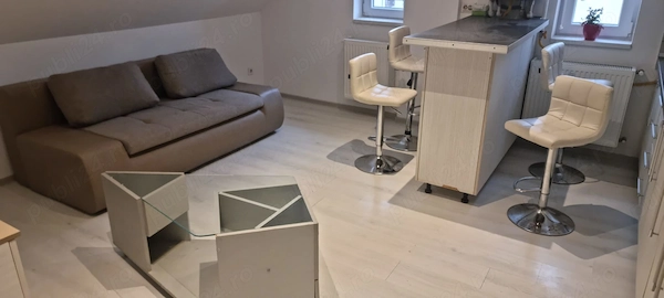 Apartament 2 camere tip studio de închiriat în Râșno — fotografia 2