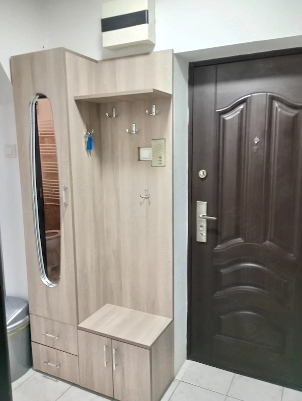 Închiriez apartament cu 2 camere în Târnăveni:47 m2, centrală termică, renovat nou, mobilat complet — fotografia 1