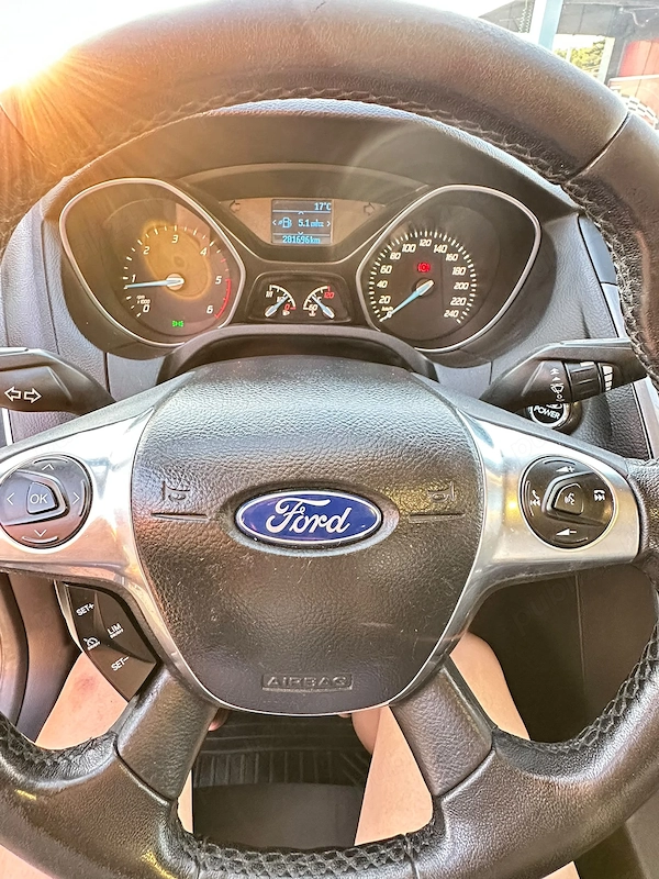 FORD Focus 2013 — imagine 5