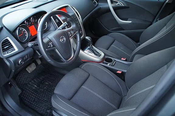 OPEL Astra 2011 — imagine 3