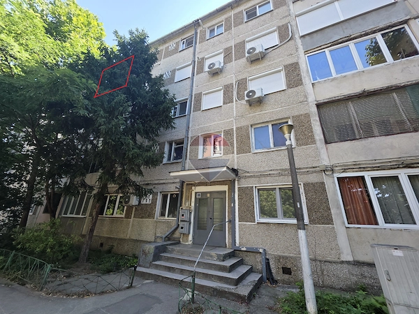 Apartament 3 camere, zona Sagului - Piata Doina, pret excelent — fotografia 1