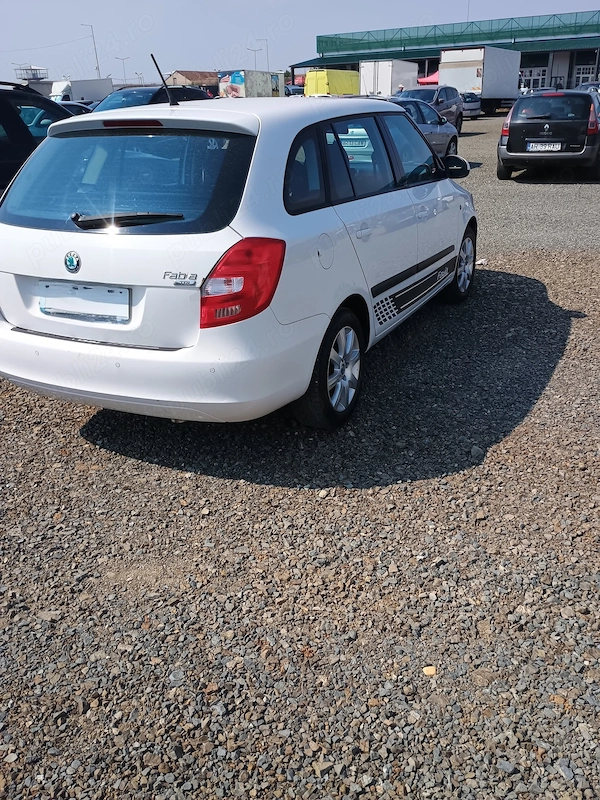 SKODA Fabia 2011 — imagine 3