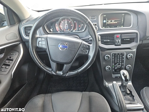 VOLVO V40 2016 — imagine 8