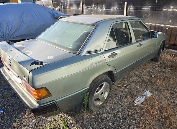 MERCEDES-BENZ 190 1984 — imagine 2
