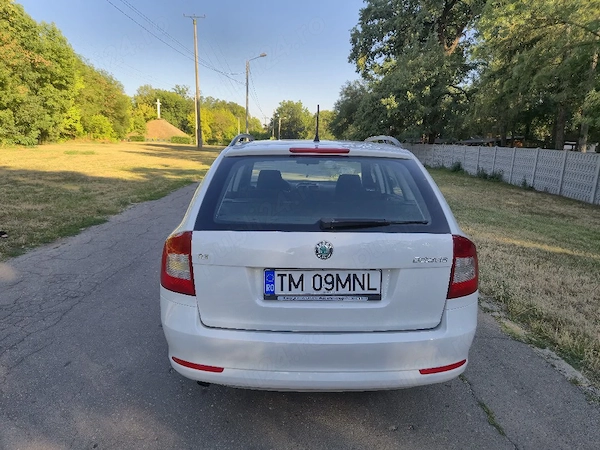 SKODA Octavia 2012 — imagine 3