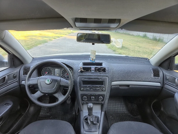 SKODA Octavia 2012 — imagine 4