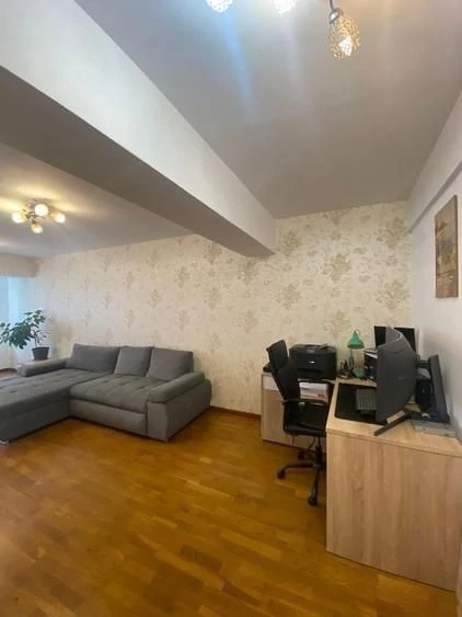 Vanzare apartament luminos, parcare inclusă, complex privat 2020 — fotografia 1