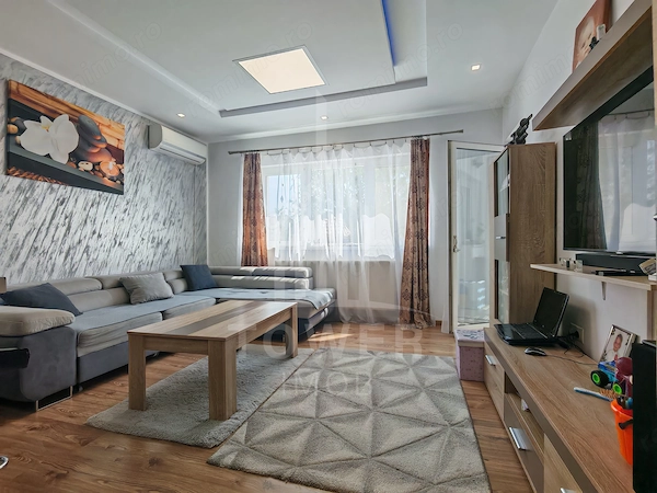 Apartament 3 camere de vanzare situat în Șelimbăr, pe Pictor Brana — fotografia 2