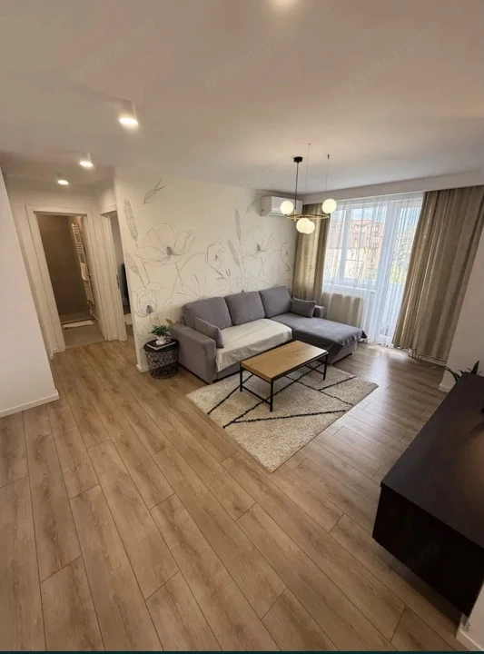 Apartament 2 camere, 44 mp, renovat integral, mobilat și utilat, etaj 3 — fotografia 1