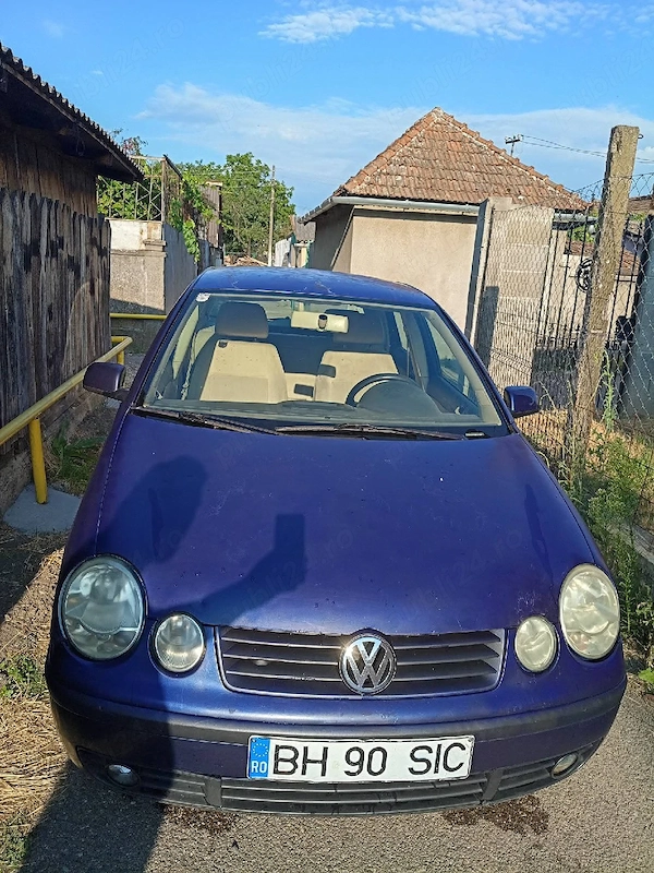 VOLKSWAGEN Polo