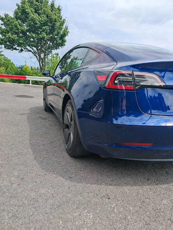 TESLA Model 3 2021 — imagine 5