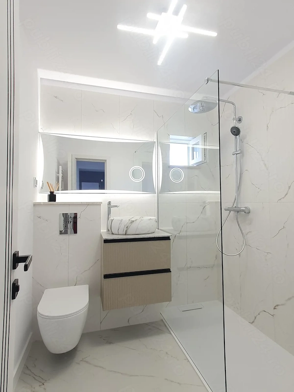 Vand Apartament 2 camere 60mp Utili Decomandat Renovat NOUA BRASOV — fotografia 1