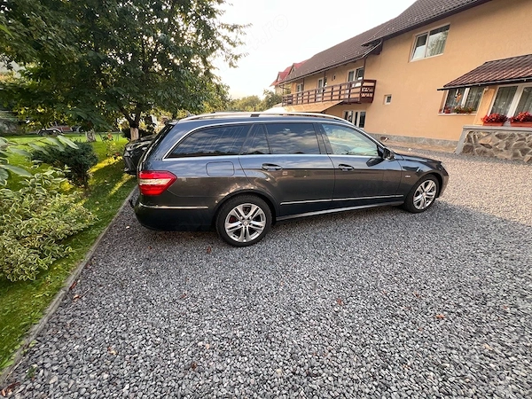 MERCEDES-BENZ E-Class 2011 — imagine 3