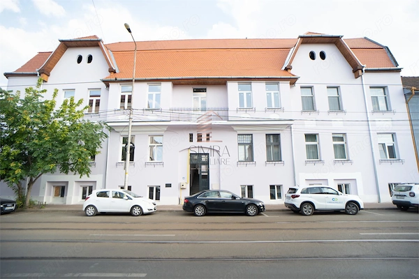 Apartament ultracentral cu 3 camere pe Strada Primariei — fotografia 1