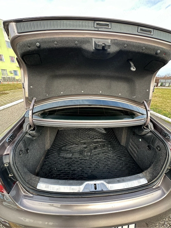 SKODA Superb 2011 — imagine 8