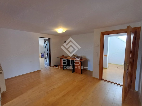 Apartament 3 camere, etaj 3 zona NORD — fotografia 1