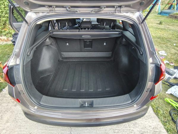 HYUNDAI i30 2023 — imagine 8