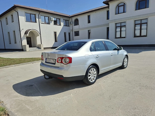 VOLKSWAGEN Jetta 2010 — imagine 4