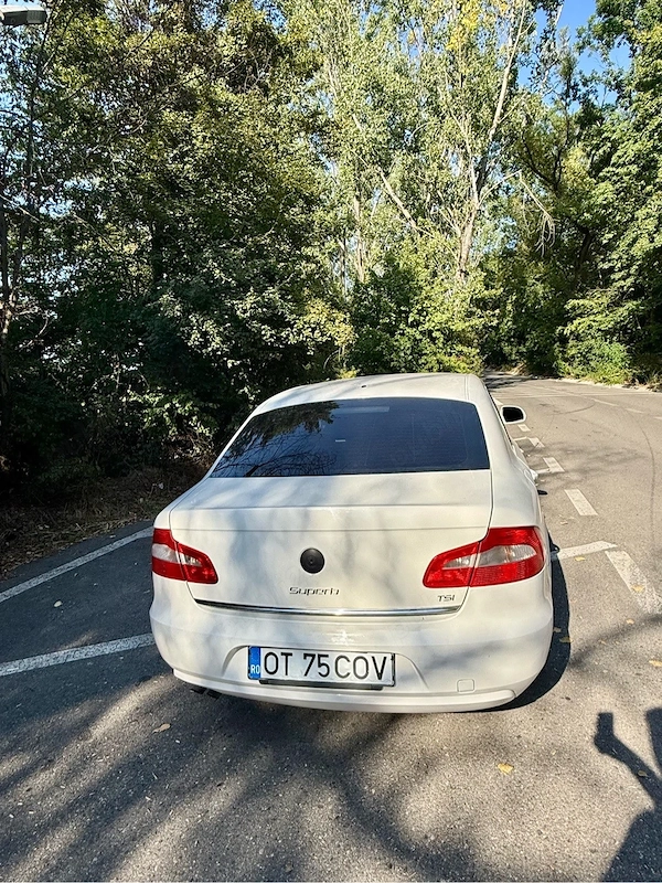 SKODA Superb 2011 — imagine 3