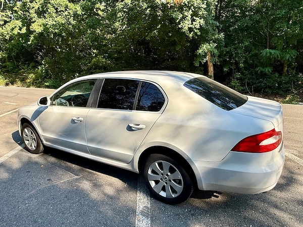 SKODA Superb 2011 — imagine 2