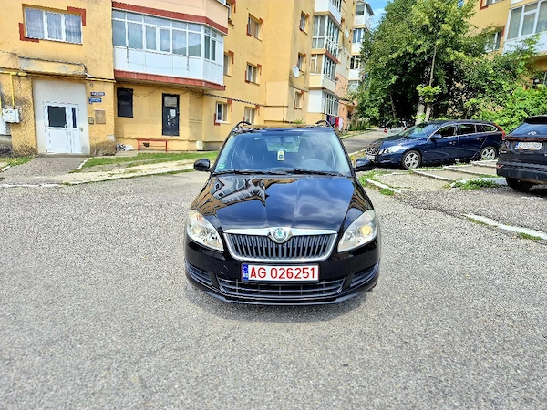 SKODA Fabia 2012 — imagine 3