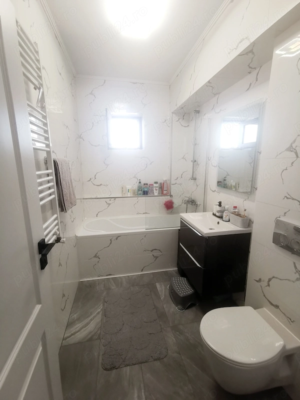 Apartament 3 camere, decomandat Ovidiu Sud Vând direct de la proprietar — fotografia 3