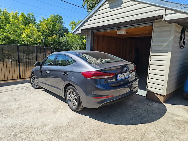 HYUNDAI Elantra 2018 — imagine 3