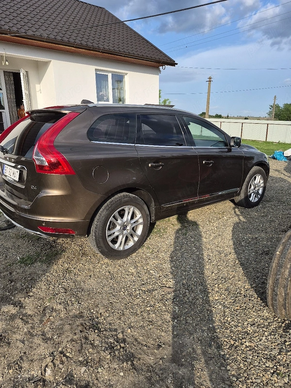 VOLVO XC60 2015 — imagine 10