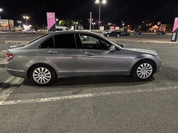 Mercedes C200 CGI BlueEFFICIENCY Elegance foarte bine echipata stare foarte buna